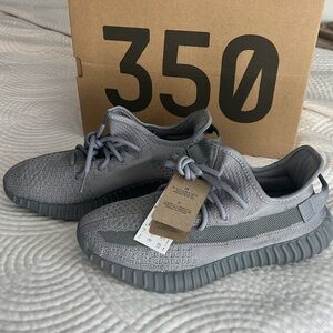 Yeezy Boost 350 V2 - Gray
